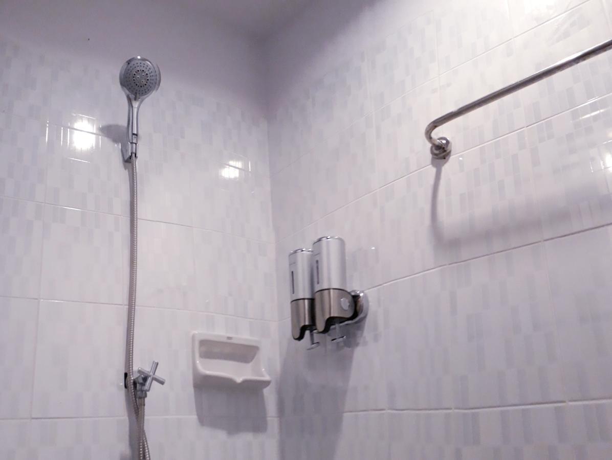 Frutta Hostel Patong Luaran gambar